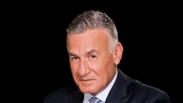  عزت أبو عوف