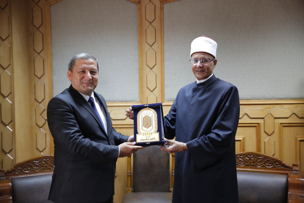 وكيل الأزهر يلتقي وفدا من أوزبكستان لبحث التعاون العلمي وكيل الأزهر يلتقي وفدا من أوزبكستان لبحث التعاون العلمي