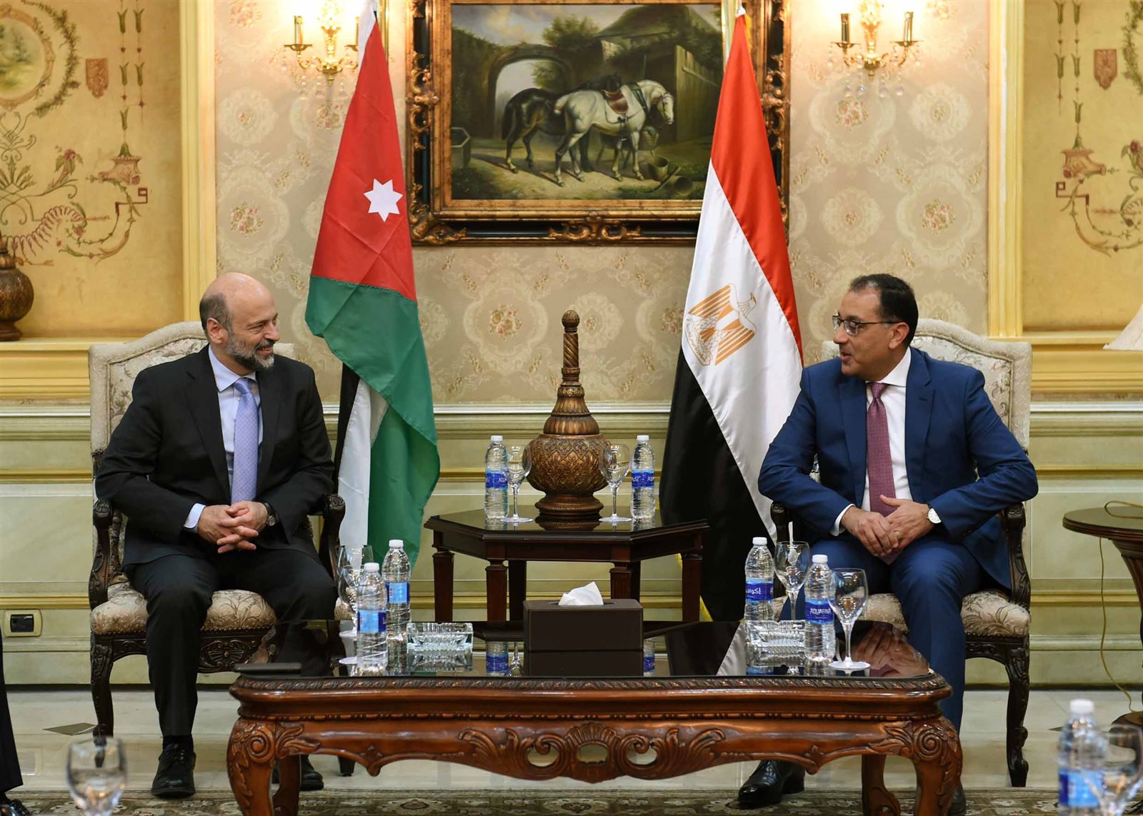 رئيس الوزراء المصري ونظيره الأردني رئيس الوزراء المصري ونظيره الأردني
