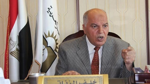  خلف الزناتى نقيب المعلمين