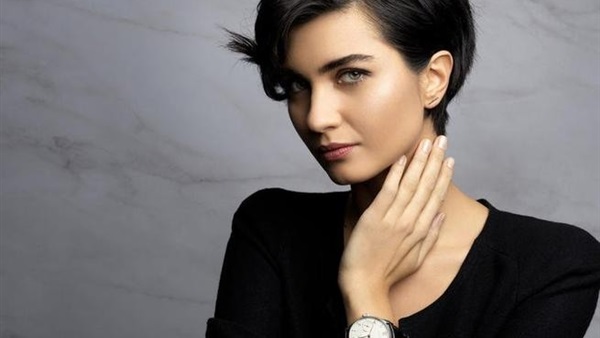 الفنانة توبا بويوكستون