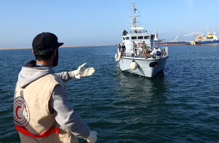 مالطا توافق على استقبال 54 مهاجرًا على متن قارب إيطالي 