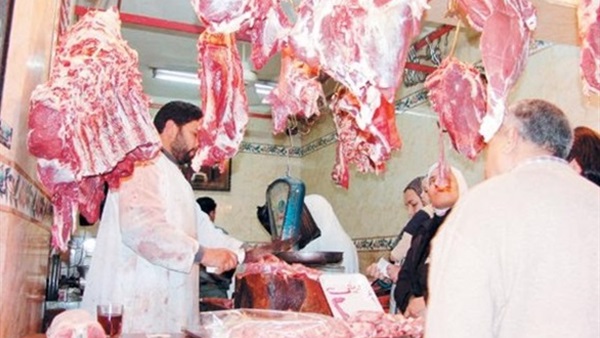 إعطاء الجزار من الأضحية إعطاء الجزار من الأضحية