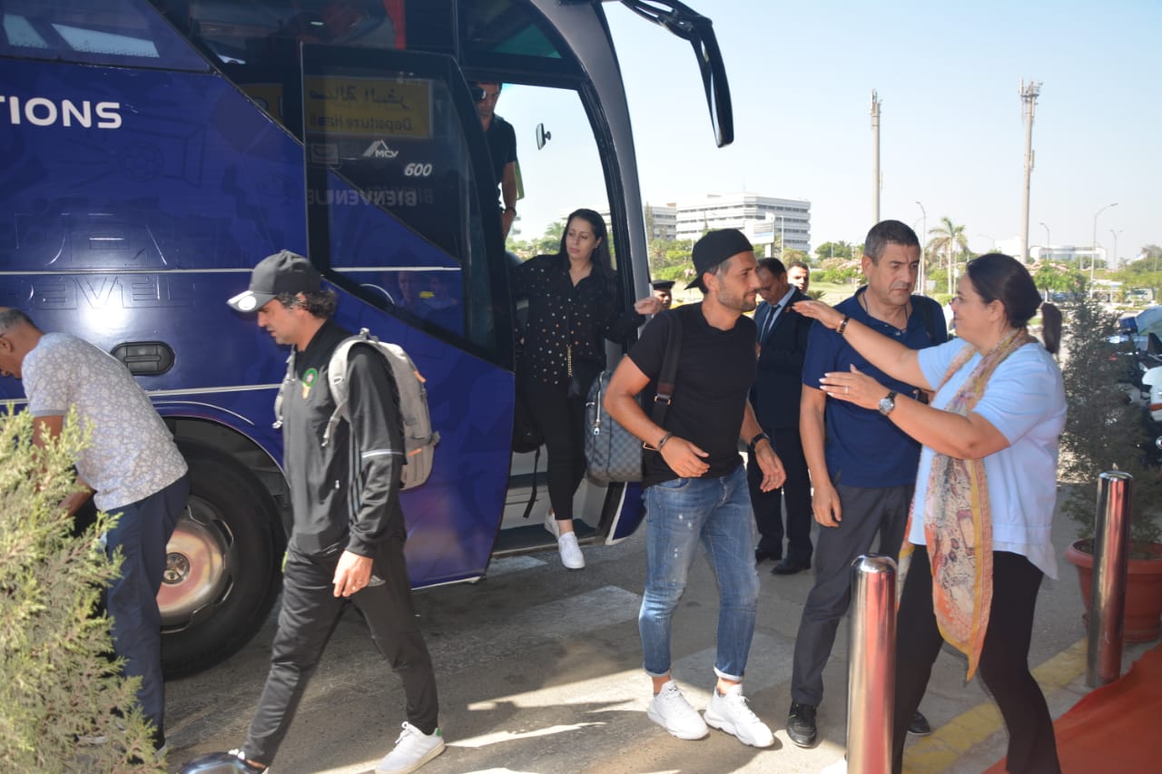 منتخب المغرب يغادر القاهرة 