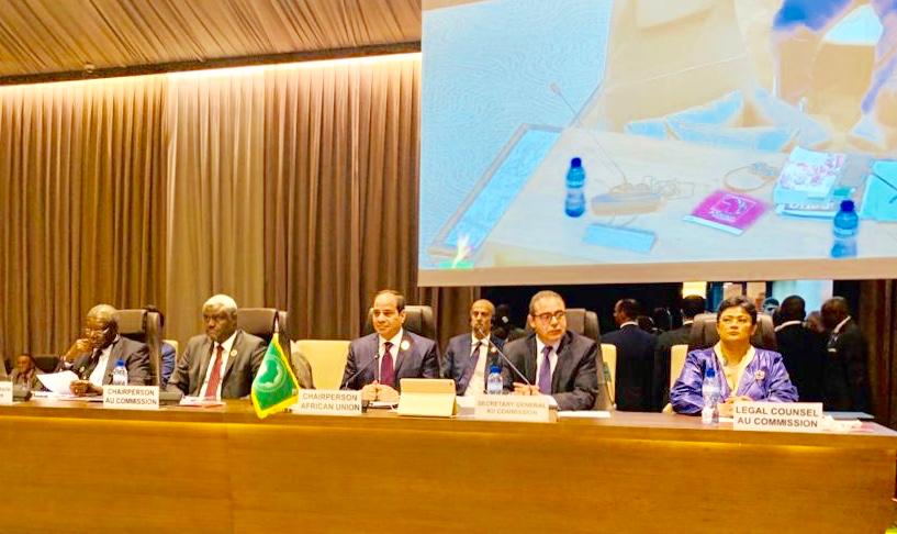 جانب من الجلسة المغلقة جانب من الجلسة المغلقة