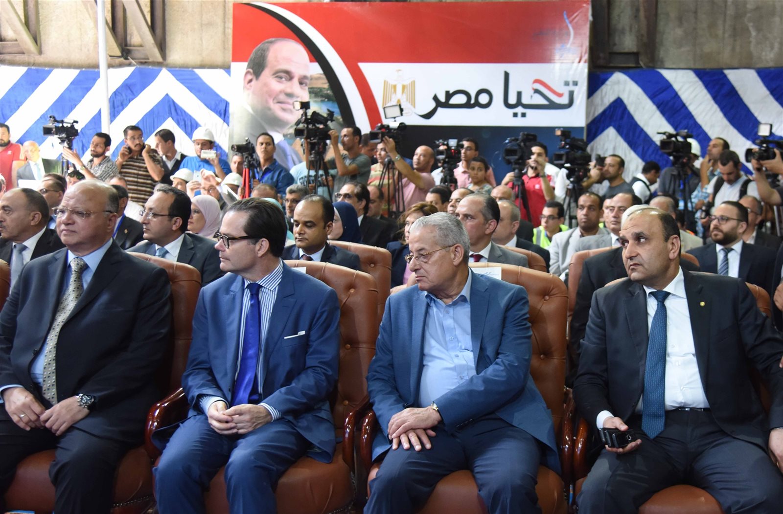 الدكتور مصطفى مدبولي رئيس الوزراء الدكتور مصطفى مدبولي رئيس الوزراء