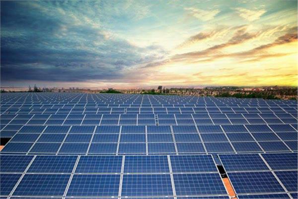الوزراء يستعرض أهم فرص توطين صناعة ألواح الطاقة الشمسية بمصر
