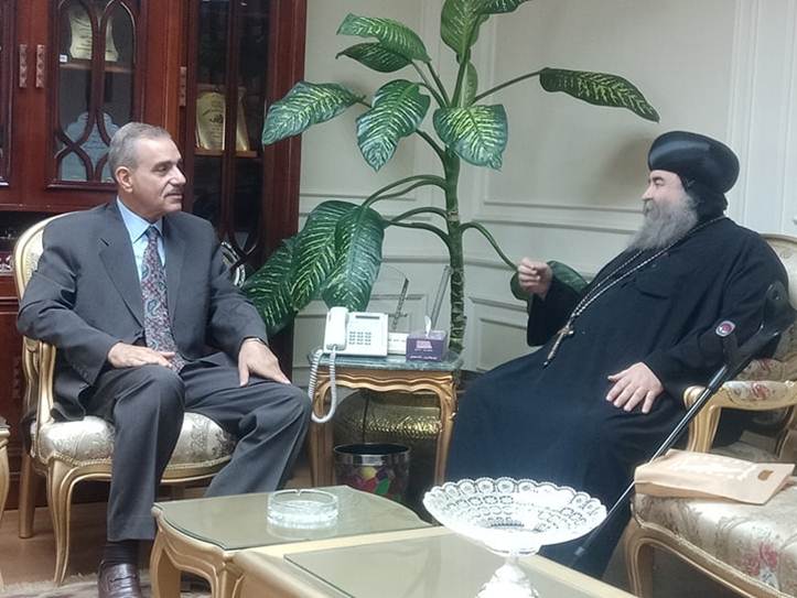 محافظ أسيوط يلتقى الأنبا يوأنس