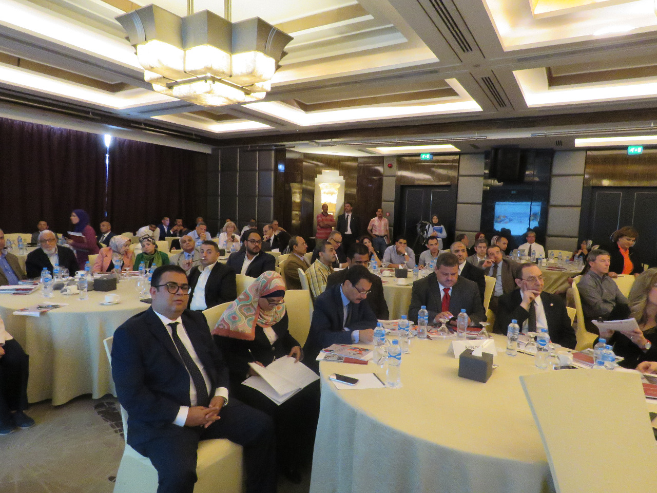 خلال المؤتمر 