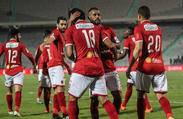 فريق الكرة الأول بالنادى الأهلي