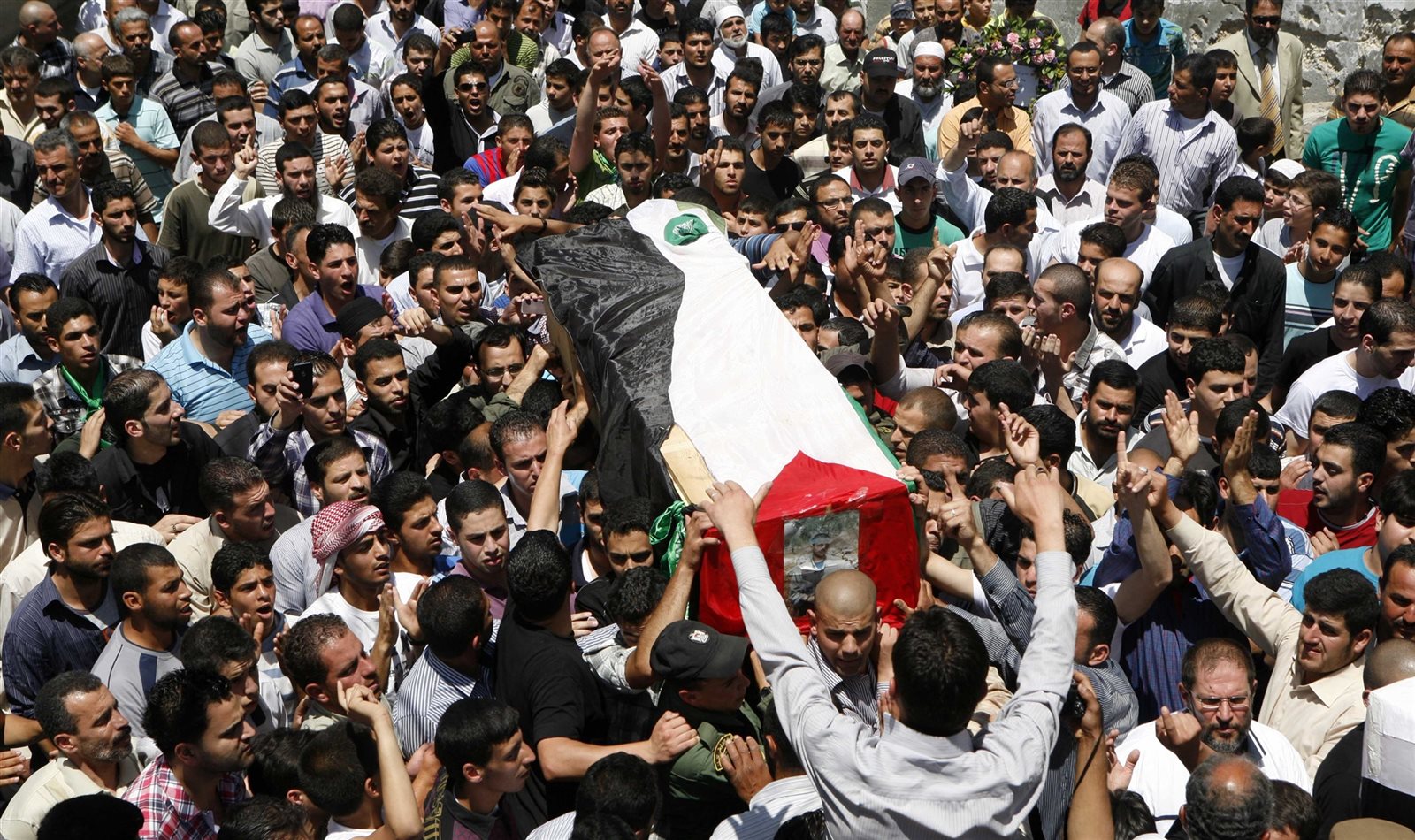 استشهاد شاب فلسطيني برصاص الاحتلال الإسرائيلي شمال غزة استشهاد شاب فلسطيني برصاص الاحتلال الإسرائيلي شمال غزة