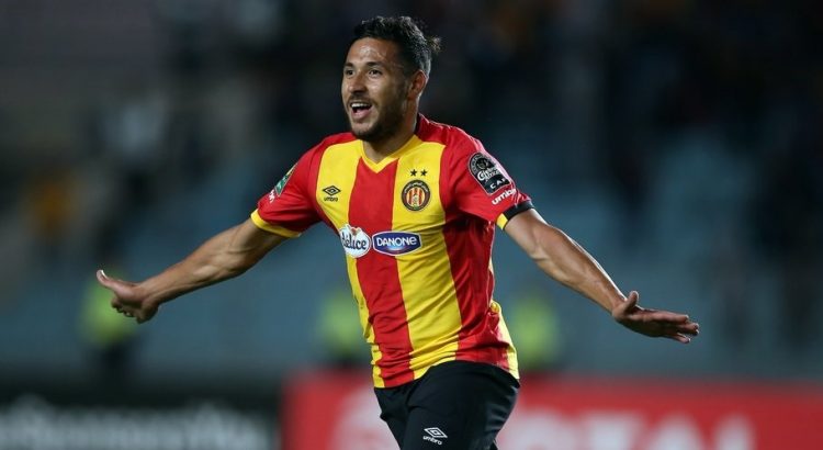 يوسف البلايلي لاعب المنتخب الجزائري يوسف البلايلي لاعب المنتخب الجزائري