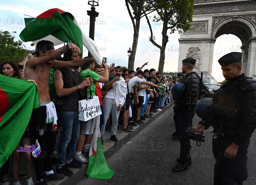 المشجعين الجزائرين المشجعين الجزائرين