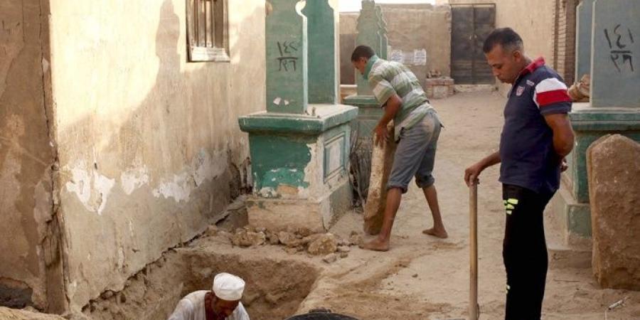 مقابر 