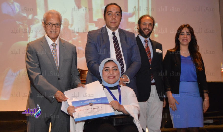 السفير أحمد نعمان يكرم نموذج محاكاة الأمم المتحدة السفير أحمد نعمان يكرم نموذج محاكاة الأمم المتحدة