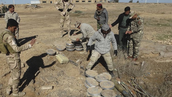 العثور على 11 قنبلة هاون وعبوات ناسفة العثور على 11 قنبلة هاون وعبوات ناسفة