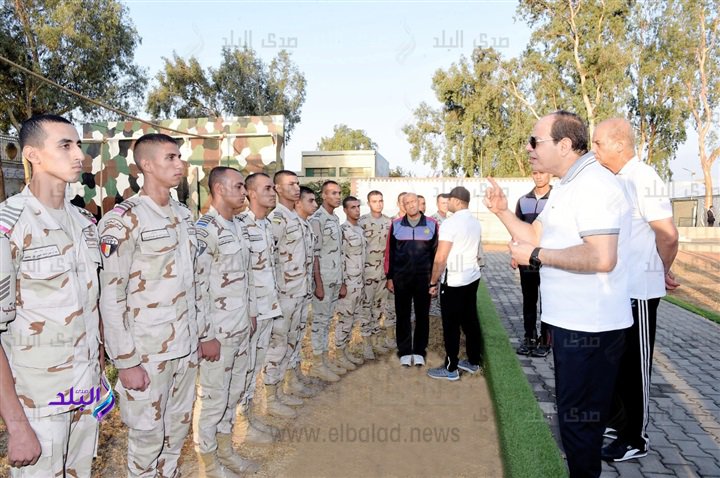 الرئيس السيسي خلال زيارته للكلية الحربية 