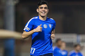 ع أشرف بن شرقي نجم فريق الهلال السعودي
