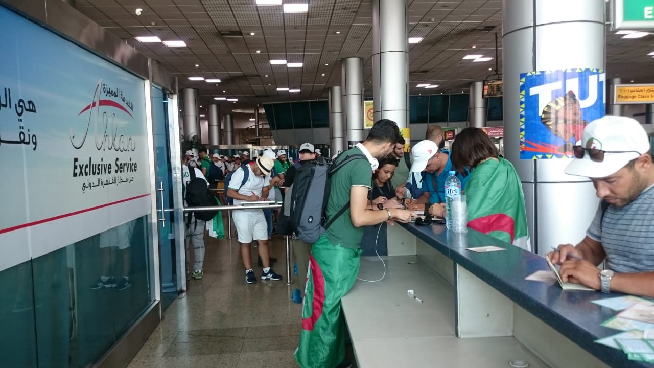 مشجعي تونس والجزائر