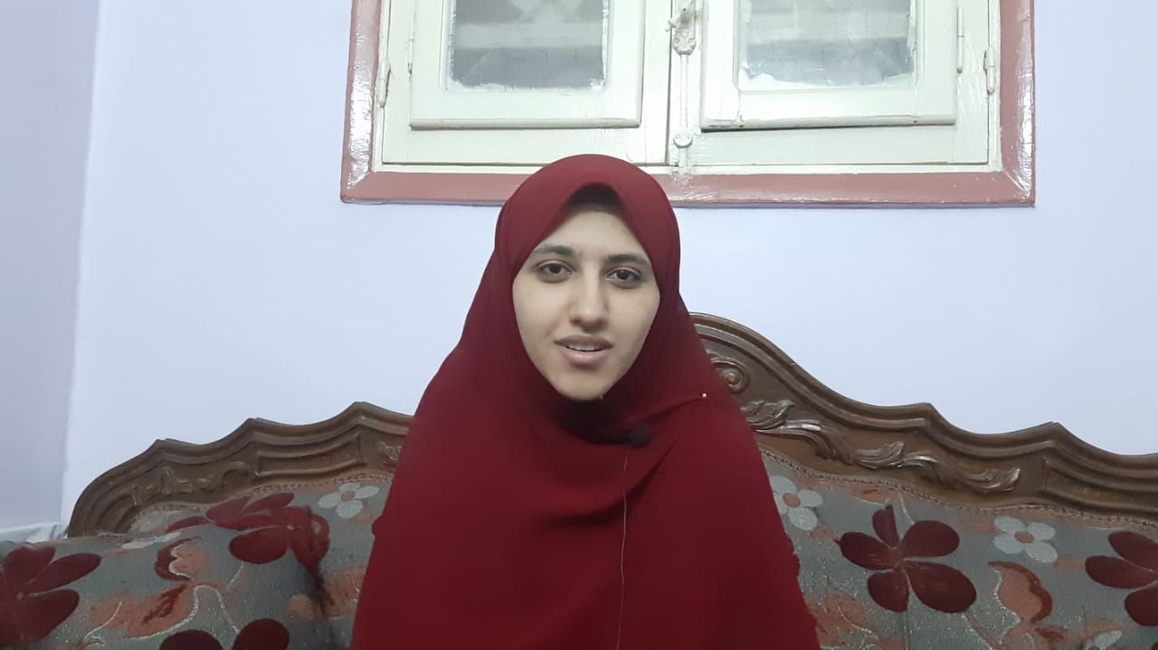 محافظ أسيوط يهنئ طالبة الأزهر السابع مكرر "علمى" محافظ أسيوط يهنئ طالبة الأزهر السابع مكرر "علمى"