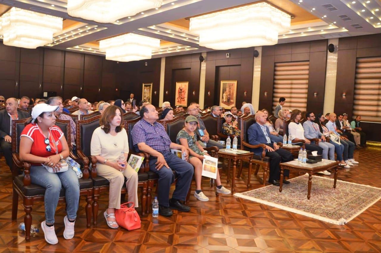 ممثلو الكيانات المصرية بالخارج يتفقدون مجمع الأسمدة ممثلو الكيانات المصرية بالخارج يتفقدون مجمع الأسمدة