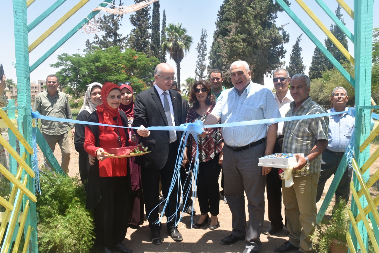 رئيس جامعة السادات يفتتح مشتل نباتات الزينة بالإدارة العامة رئيس جامعة السادات يفتتح مشتل نباتات الزينة بالإدارة العامة