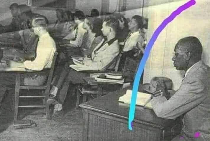 جورج ماكلورين وهو منبوذا بين اصدقائه 