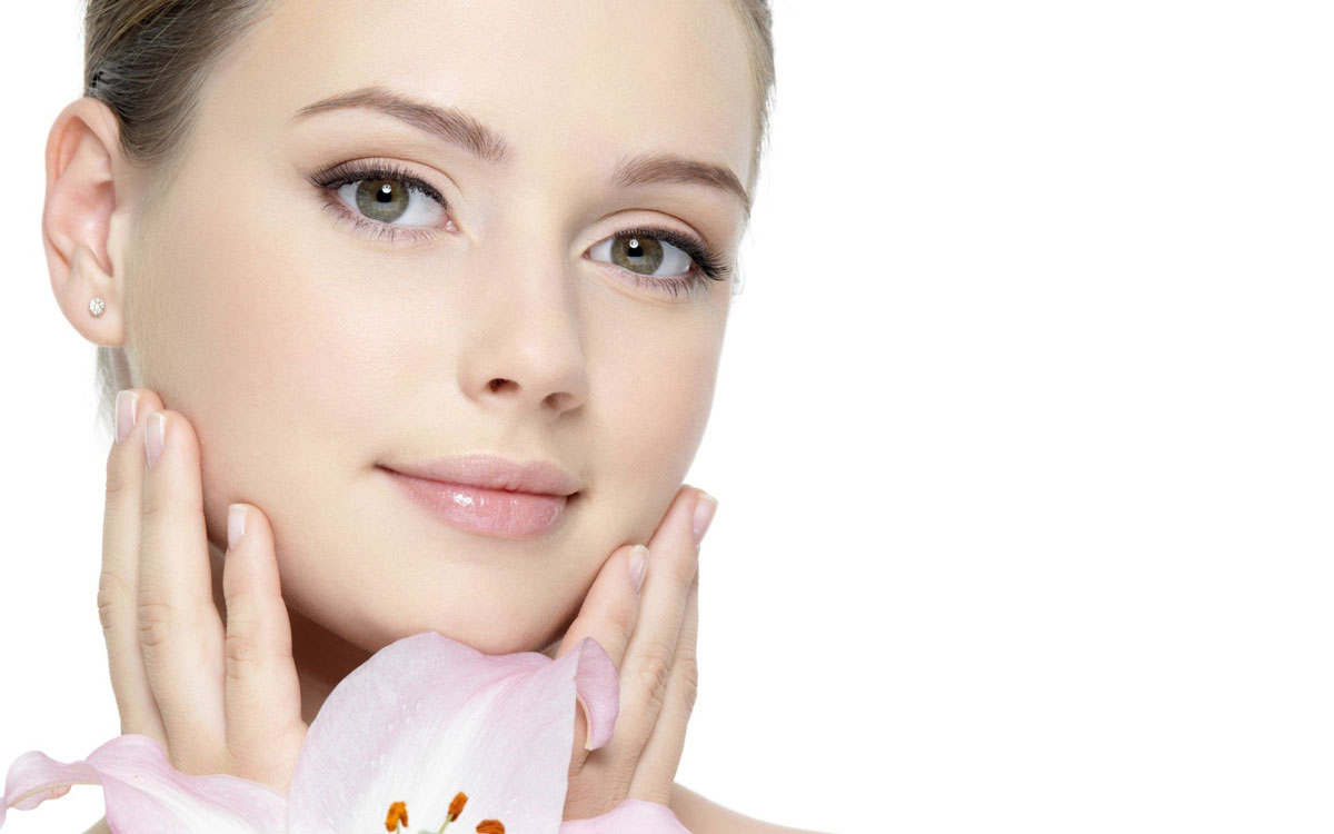 بالزيت والكركم .. وصفة مذهلة لعلاج الحبوب والالتهابات