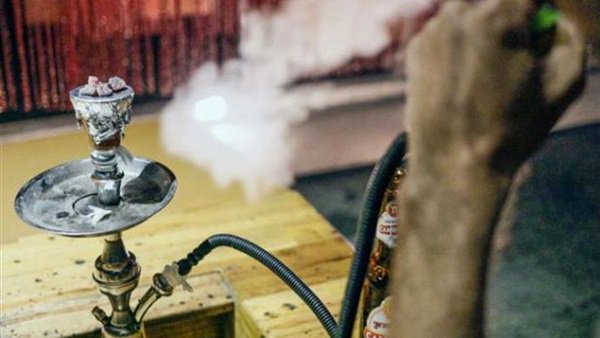 تدخين الشيشة تدخين الشيشة
