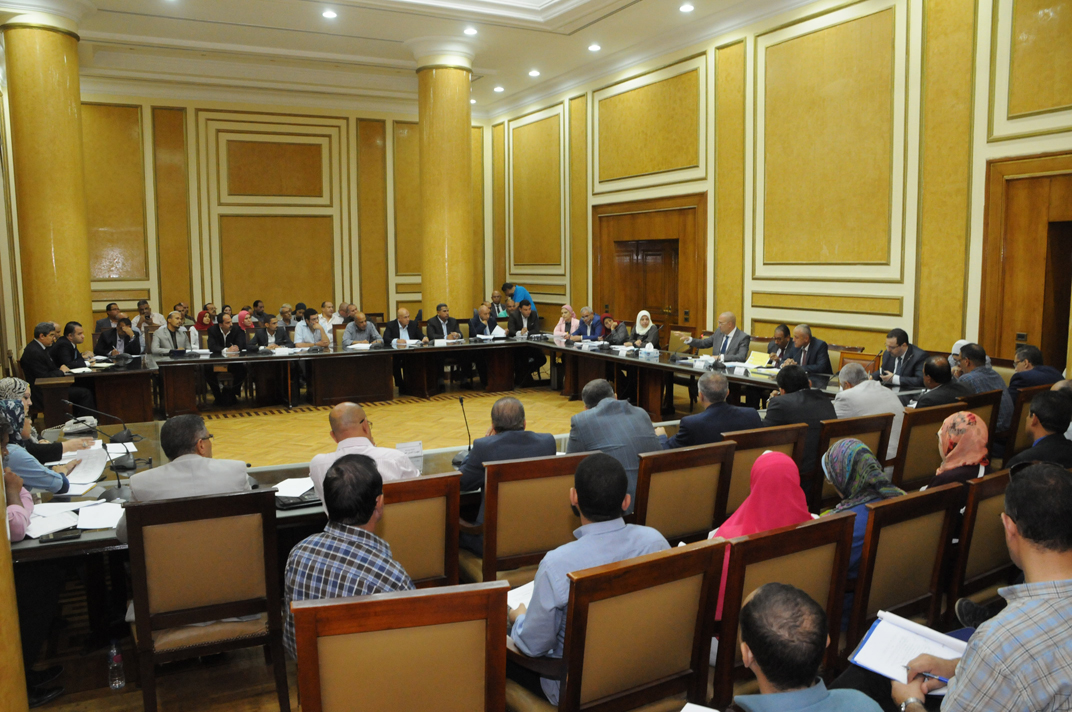 اجتماع مسؤولي وزارة الإسكان 