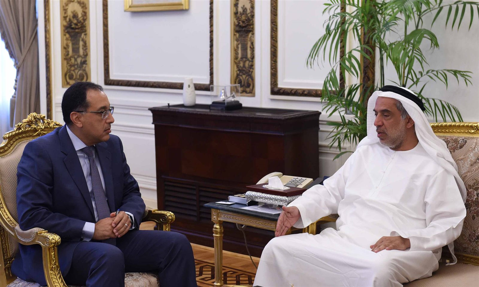 اجتماع رئيس الوزراء مع رئيس مجموعة الغرير الإماراتية