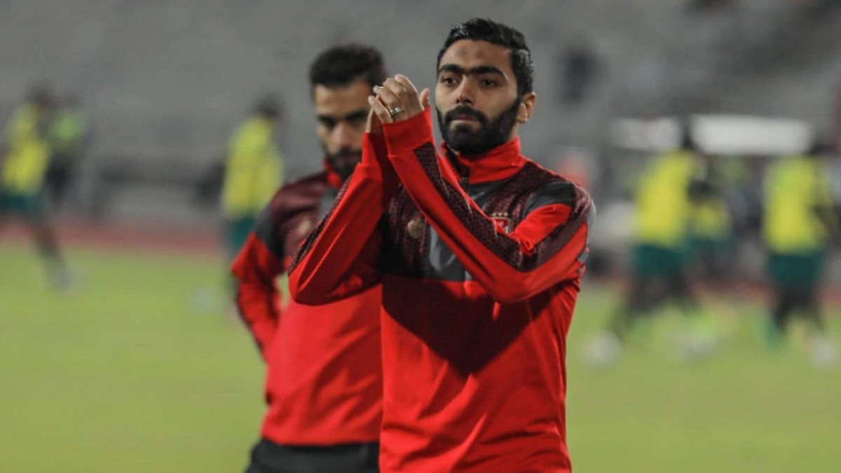 حسين الشحات نجم فريق الكرة الاول بالنادي الاهلي