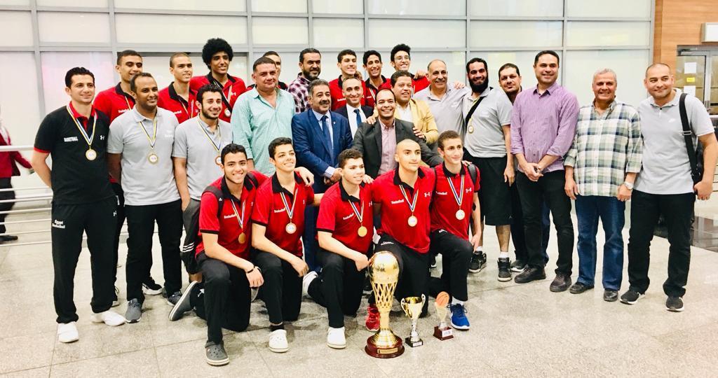 وفد وزارة الرياضة يستقبل بعثة منتخب مصر للسلة وفد وزارة الرياضة يستقبل بعثة منتخب مصر للسلة