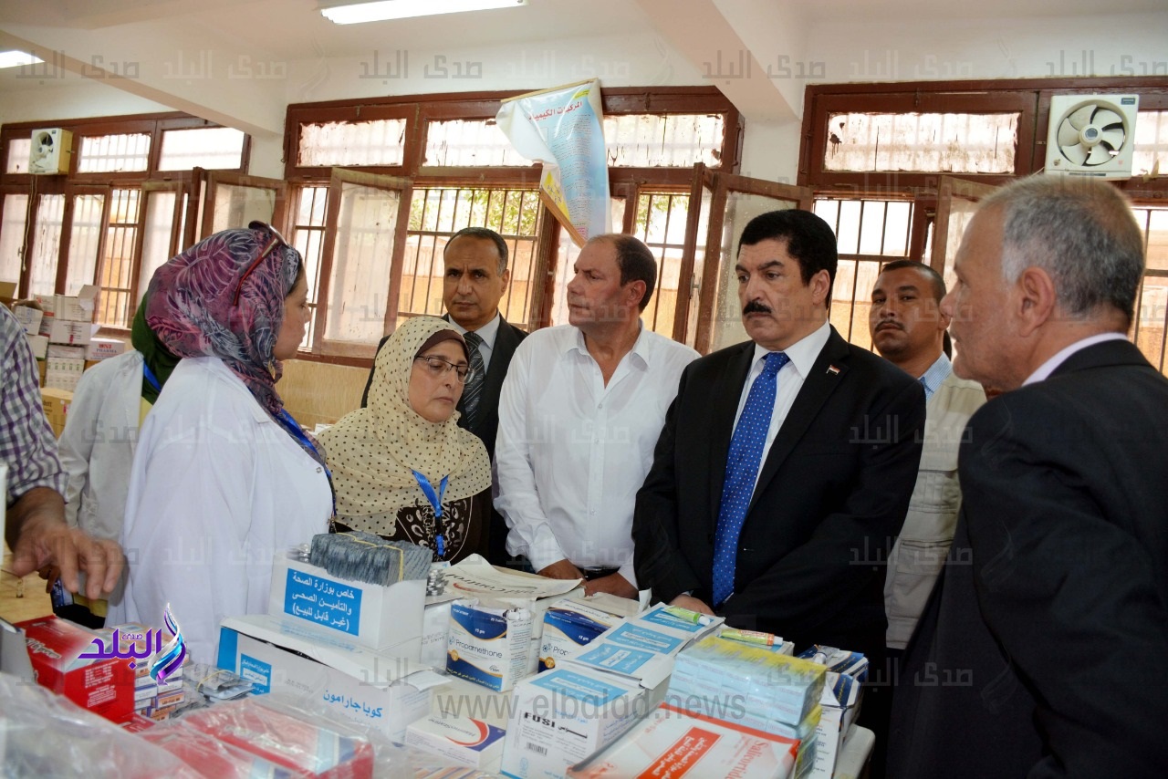 محافظ القليوبية يتفقد القافلة الطبية المجانية بكفر فرسيس محافظ القليوبية يتفقد القافلة الطبية المجانية بكفر فرسيس