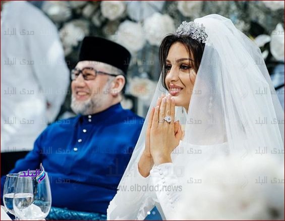 السلطان محمد الخامس وزوجته أوكسانا