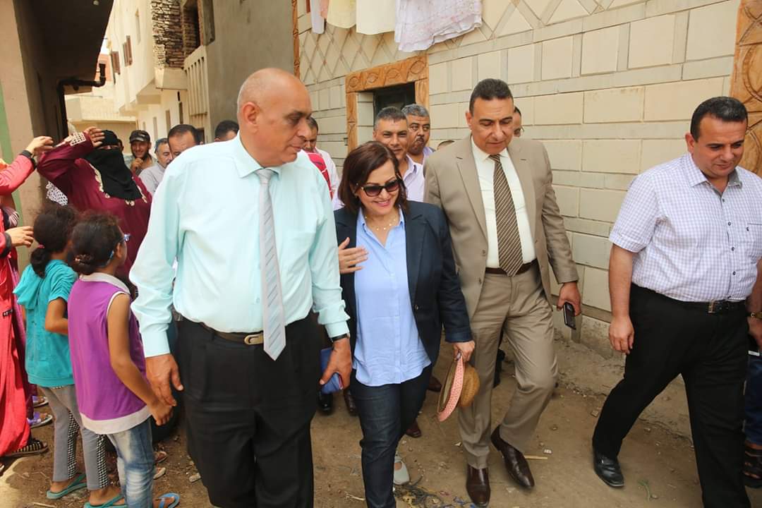 نائب وزير الزراعة تتفقد تحصين المواشي ضد الحمى القلاعية نائب وزير الزراعة تتفقد تحصين المواشي ضد الحمى القلاعية