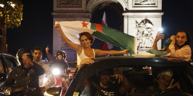 جانب من إحتفالات الجالية الجزائرية بفرنسا