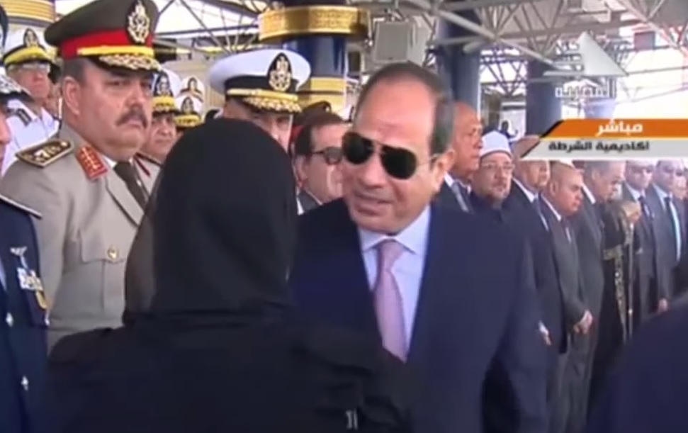 والدة الشهيد عمر القاضى 