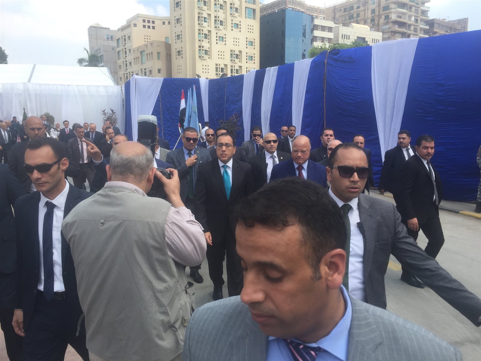 الدكتور مصطفى مدبولي رئيس الوزراء يفتتح جراج روكسى