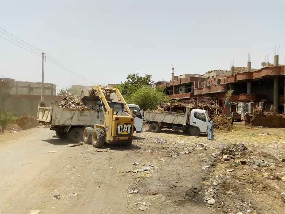 رفع 178 طن من القمامة والمخلفات الصلبة بمركز أبوقرقاص