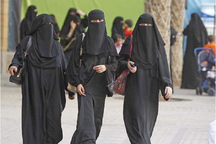 نساء منتقبات