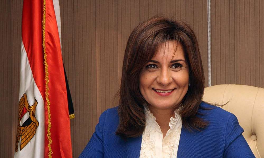 السفيرة نبيلة مكرم