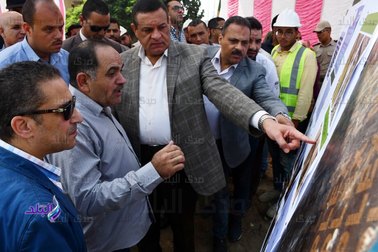 محافظ البحيرة يتفقد أعمال إنشاء كوبرى مشاه إيتاى البارود محافظ البحيرة يتفقد أعمال إنشاء كوبرى مشاه إيتاى البارود