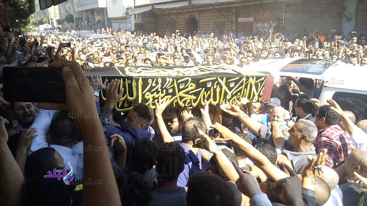 وصول جثمان الفيشاوى لمقابر الأسرة بالمنوفية