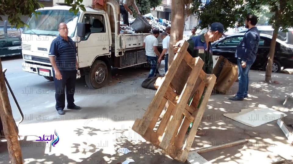 رفع إشغالات المقاهي وضبط عدد من التكاتك في حملة بالزيتون رفع إشغالات المقاهي وضبط عدد من التكاتك في حملة بالزيتون