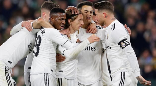 لاعبي ريال مدريد لاعبي ريال مدريد