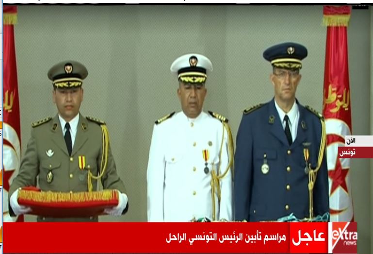 عزف نشيد الموتى بجنازة السبسي