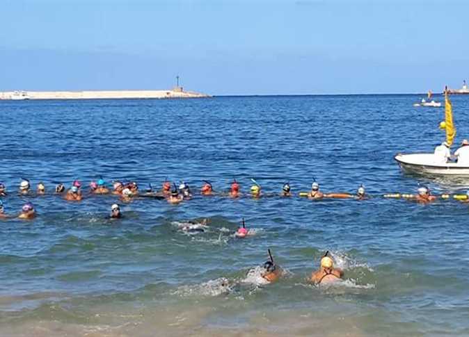 السباحة بالزعانف