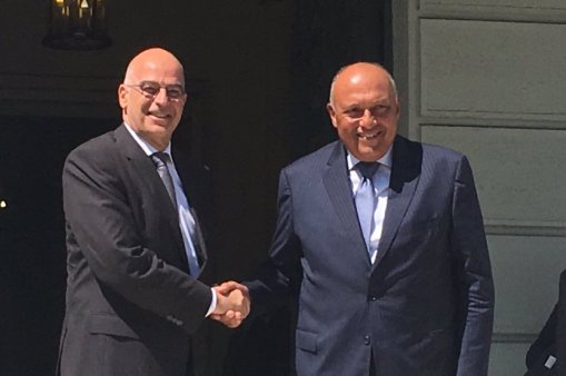 الوزيران شكري ونظيره اليوناني الوزيران شكري ونظيره اليوناني