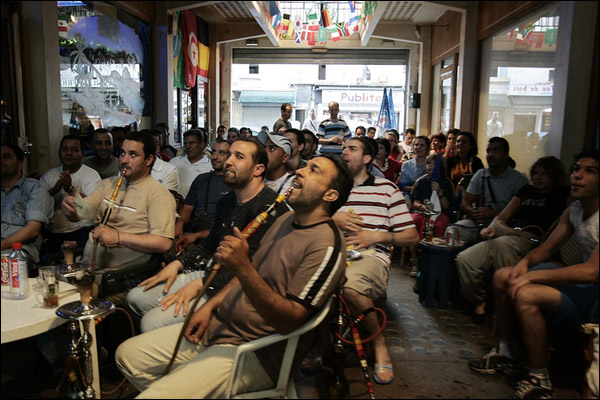 مبروك عطية: وجود المقاهي المزعجة وسط الأحياء السكنية حرام